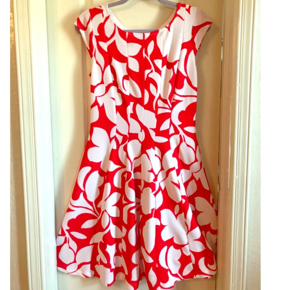 NWOT floral stretchy sun dress